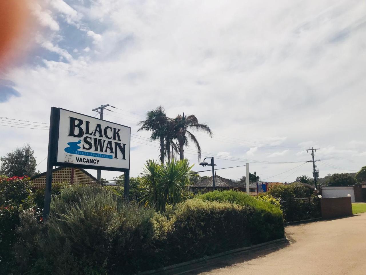 Black Swan Motor Inn Lakes Entrance Buitenkant foto